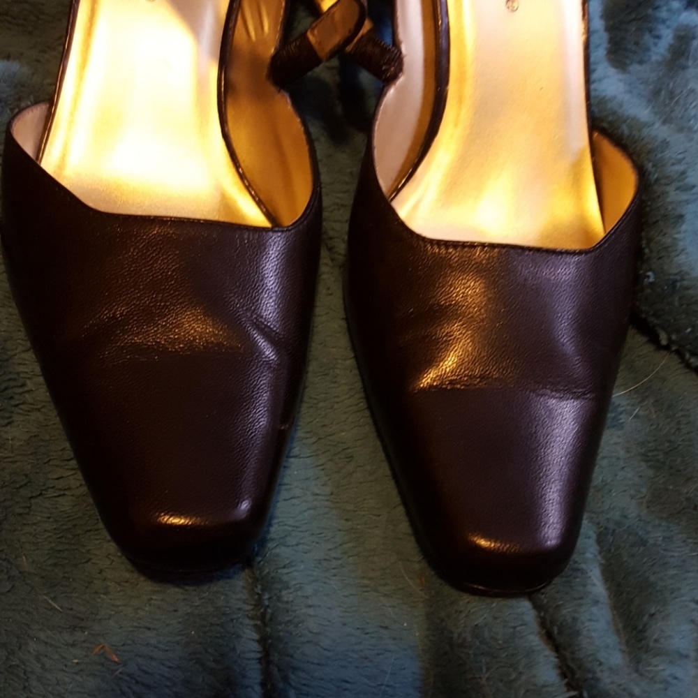 Shoes - Picture 3 of 4